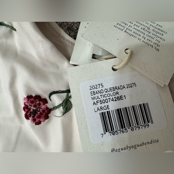 Ebano Quebrada One Piece in Multicolor
Agua by Agua Bendita - Picture 6 of 7